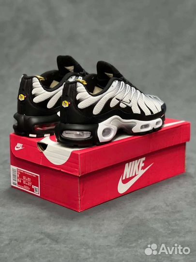 Кроссовки nike air max tn plus