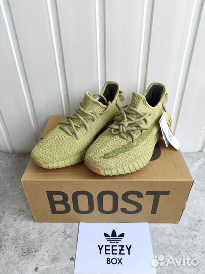 Кроссовки Adidas Yeezy Boost 350 V2 Sulfur оригинал