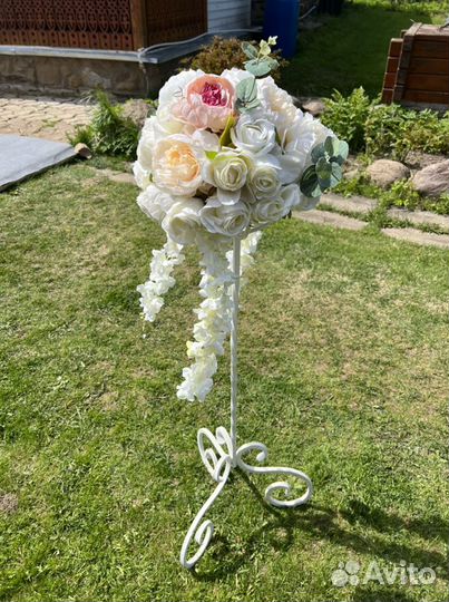 Стойки металические под кашпо/ декоративные цветы