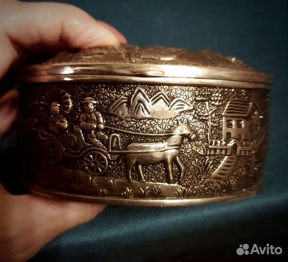 Шкатулки, статуэтки, сувениры