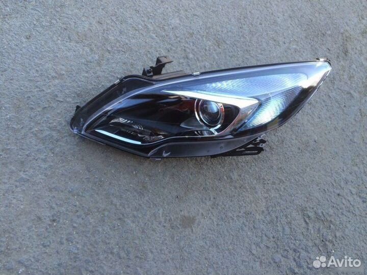 Фара Opel Zafira C