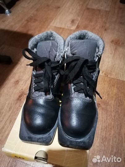 Лыжные ботинки