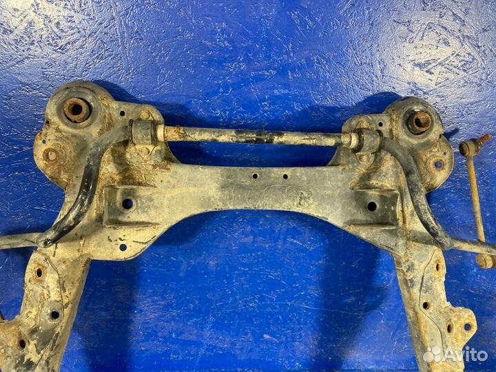 Подрамник передний Toyota Camry 40 2AZ-FE