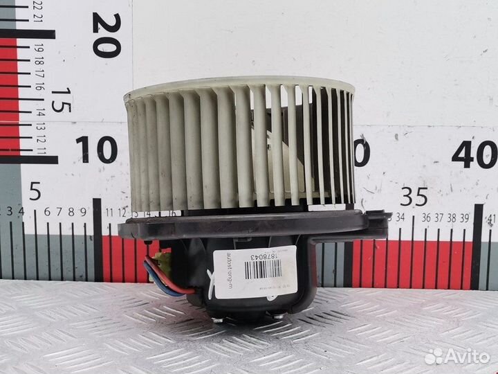 Моторчик печки для Volvo S40 V40 1 30850075