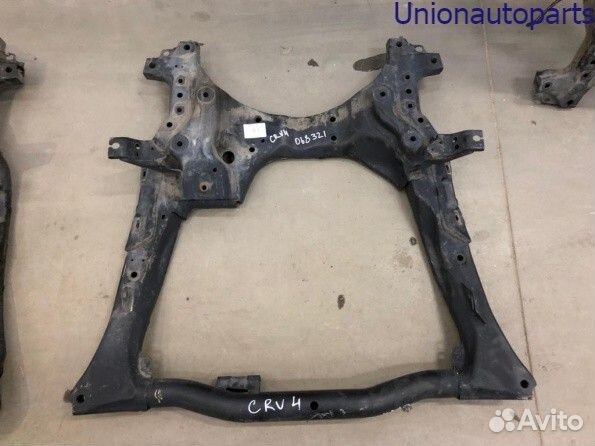 Подрамник Хонда црв 4