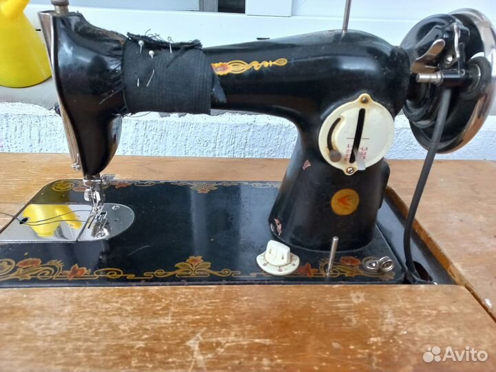Ножная швейная машинка Подольск