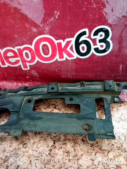 Накладка замка капота Mazda 3