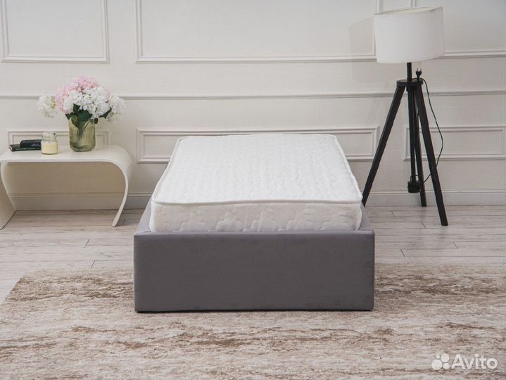 Кровать с матрасом, цена за полный комплект. Без предоплаты