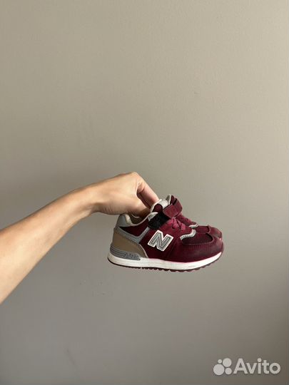 Детские кроссовки