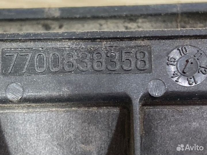 Решетка вентиляционная задняя правая Renault