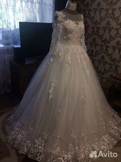 Свадебное платье