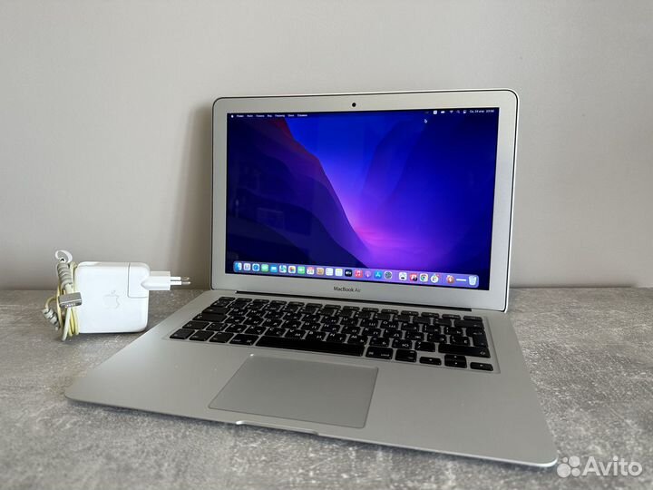 Apple MacBook Air 13 2018 8/128 в идеале