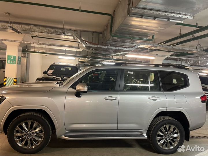Toyota Land Cruiser 3.3 AT, 2022, 28 км