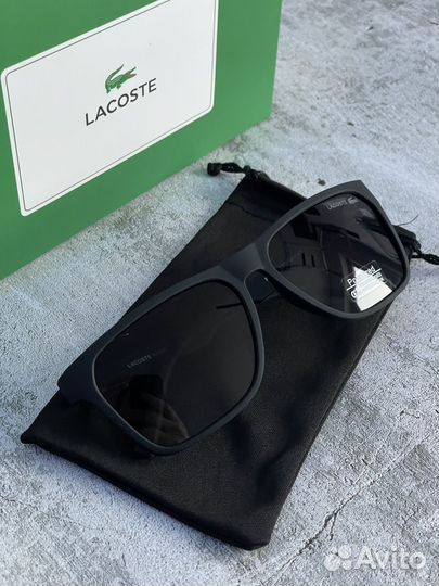 Солнцезащитные очки Lacoste + чехол