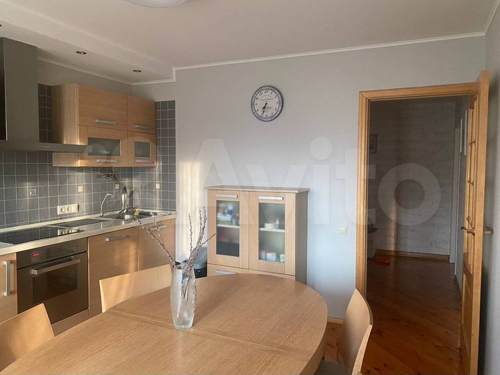 3-к. квартира, 98 м², 8/10 эт.