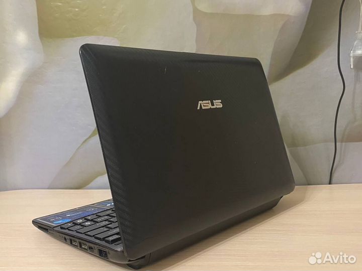 Ноутбук нетбук Asus eee pc 1011px