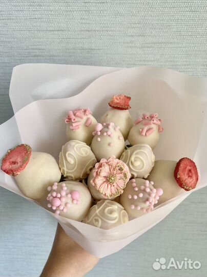 Клубника в шоколаде подарок на День рождения