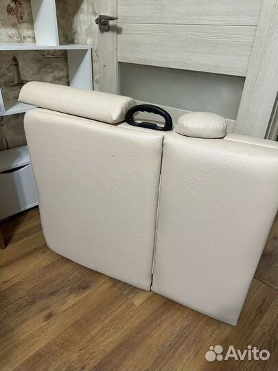 Массажная кушетка