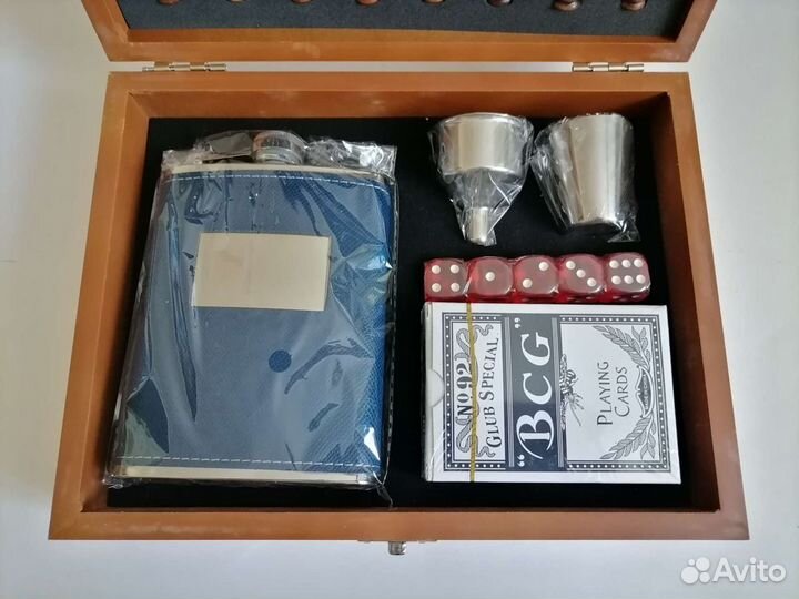 Набор подарочный фляжка карты шахматы кости