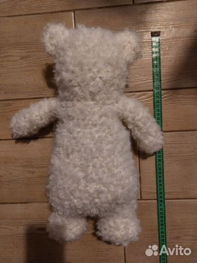 Белый медведь связанный из пряжи