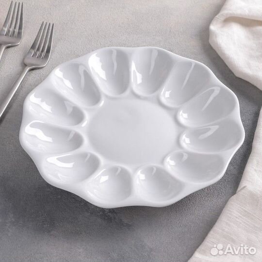 Блюдо пасхальное фарфоровое 'Белье', d22 см, на 12