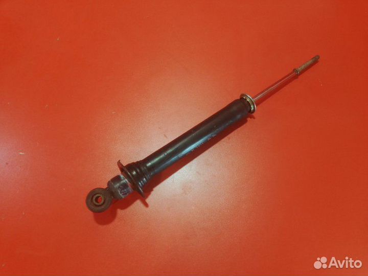 Амортизатор задний Toyota Mark Ii GX110 1G-FE