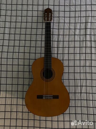 Классическая гитара yamaha c40