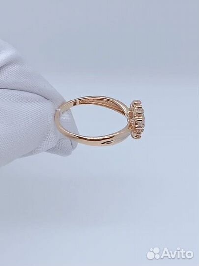 Золотое кольцо с камнем 16,5р