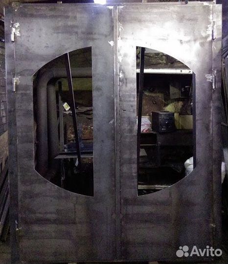 Металлические двери и сейфы