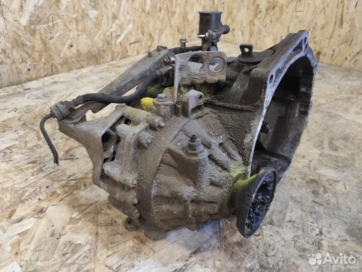 Коробка передач Volkswagen Passat B3 1.8 RP