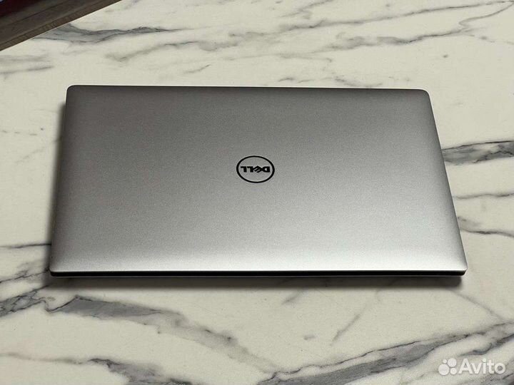 Ноутбук dell xps 9550