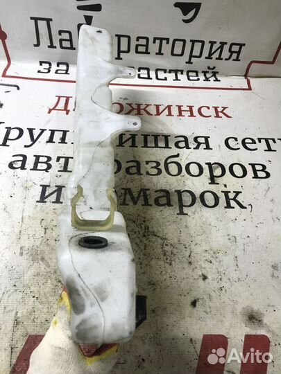 Бачок омывателя лобового стекла Nissan Pathfinder