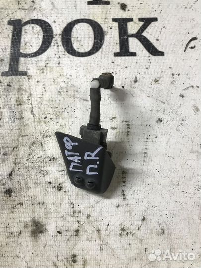 Форсунка омывателя фары Nissan Pathfinder