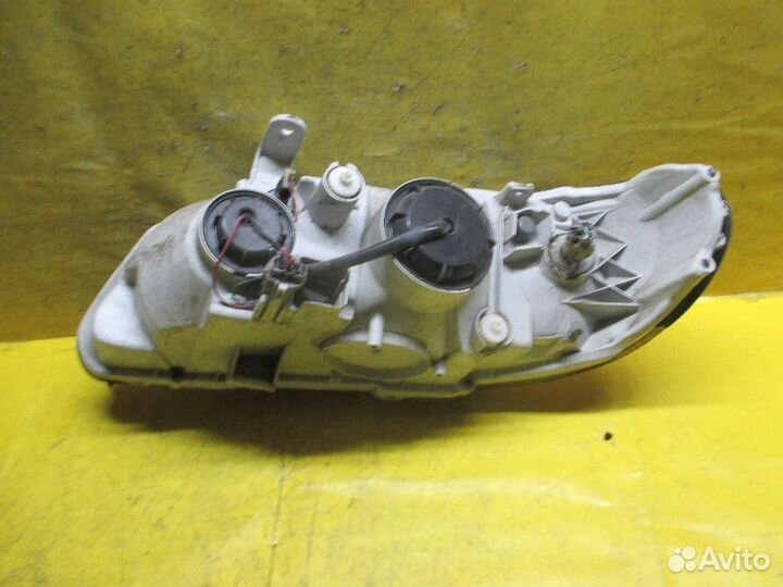 Фара правая Nissan Bluebird sylphy TG10