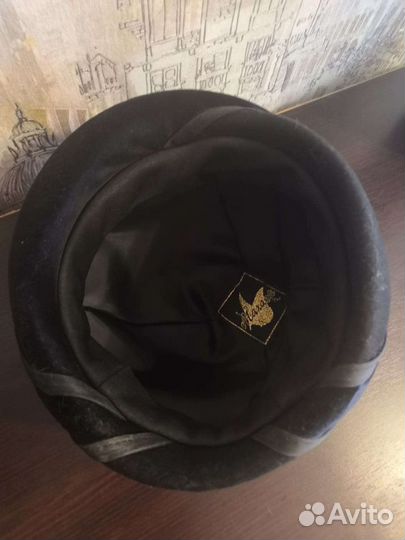 Женская шапка фетровая