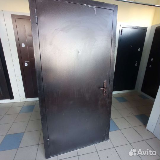 Дверь входная металлическая