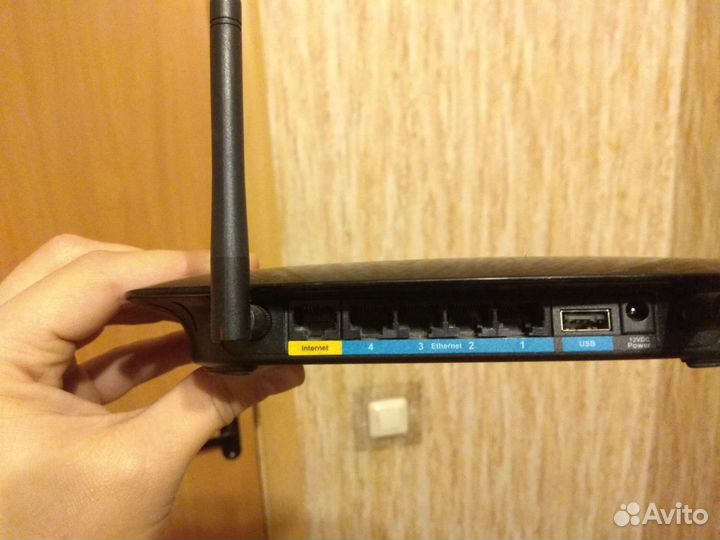 Wi-Fi роутер Cisco WRT160NL