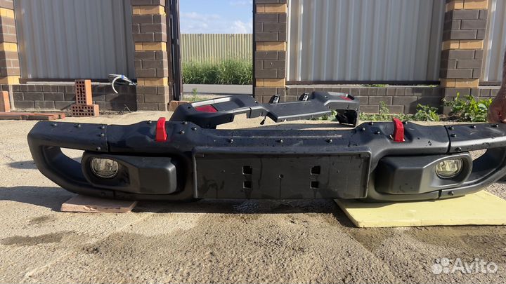 Передний и задний бампер на Jeep Wrangler Rubicon