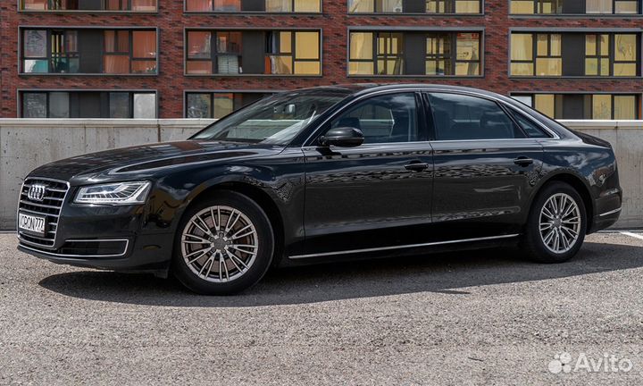 Аренда Audi A8 от одной минуты в Москве