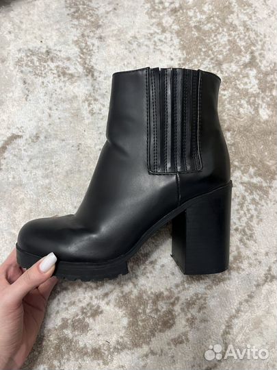 Ботильоны Pull&Bear черные