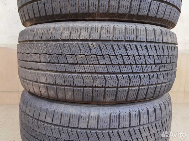 Bridgestone Blizzak VRX2 235/50 R18 97H