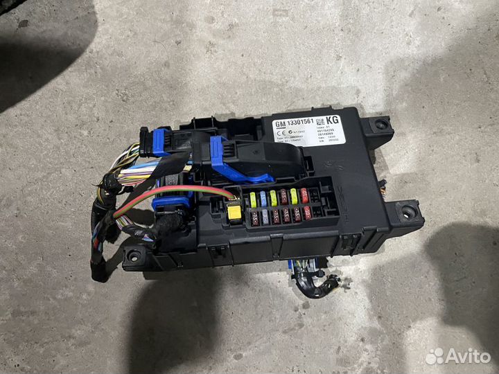 Блок предохранителей задний opel corsa D