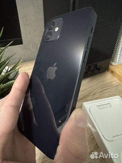 iPhone 12, 64 ГБ