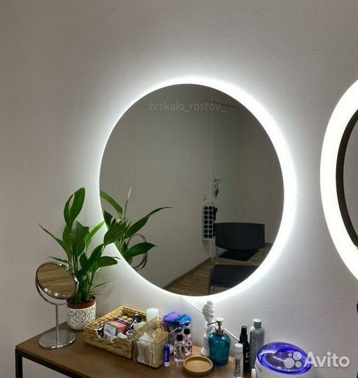 Зеркало с парящей подсветкой