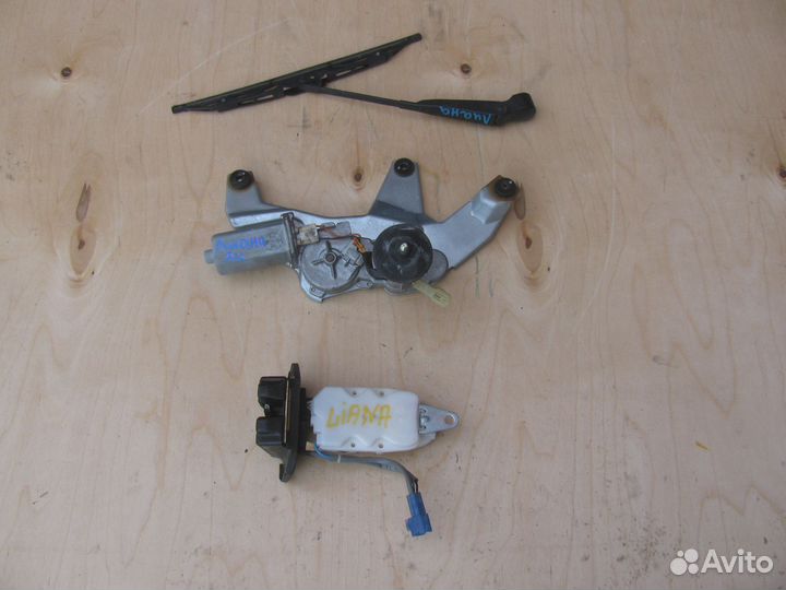 Задний дворник моторчик Suzuki Liana