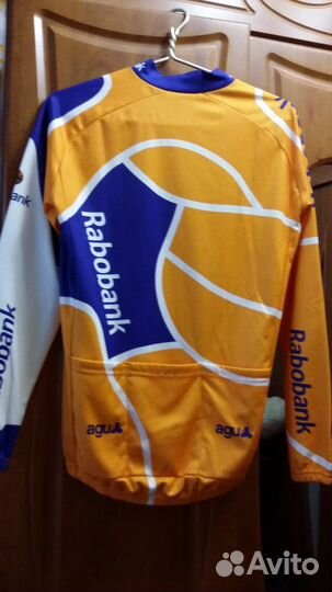 Спортивная кофта на мальчика (на рост 164-170)