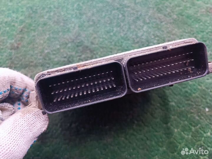 Блок эбу мозги Рено Логан 1.6 л 8200483732