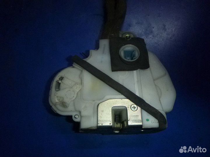 Замок двери задней правой honda pilot 2008-2015