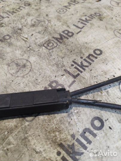 Трос капота Mercedes E-Class W212