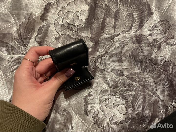 Чехол guess для airpods 1/2